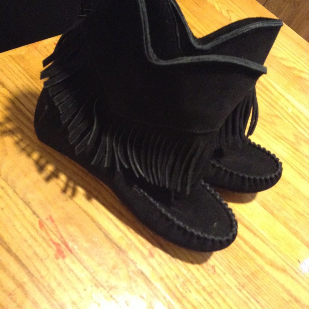 manitobah mukluks